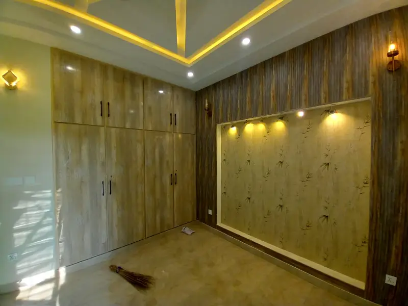 btl1 6.25 Marla Almost Brand New Luxury House For Sale In Sector D Bahria Town Lahore.