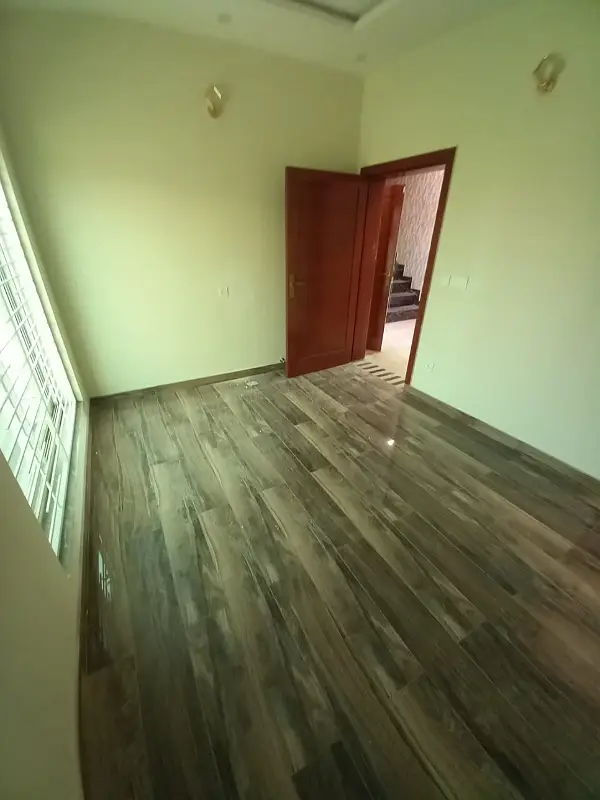 btl4 6.25 Marla Almost Brand New Luxury House For Sale In Sector D Bahria Town Lahore.