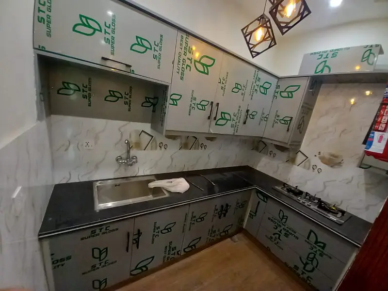 btl8 6.25 Marla Almost Brand New Luxury House For Sale In Sector D Bahria Town Lahore.