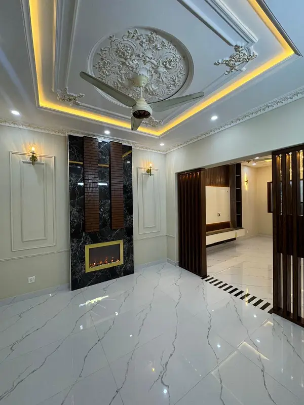 5 MARLA BRAND NEW HOUSE FOR SALE IN EDEN BOULEVARD COLLEGE ROAD LAHORE.
