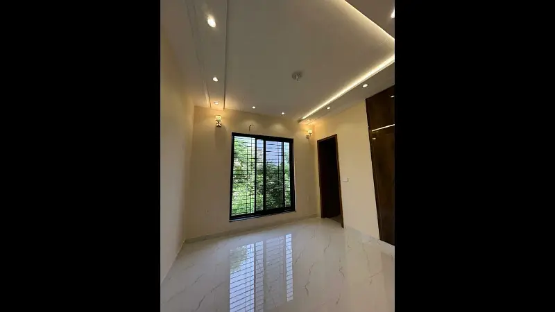 10 MARLA BRAND NEW DESIGNER HOUSE FOR SALE