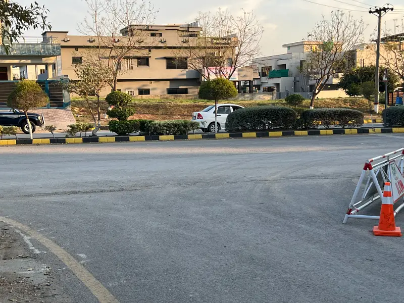 14 Marla plot for sale in B Block Multi Garden B-17 investor rate