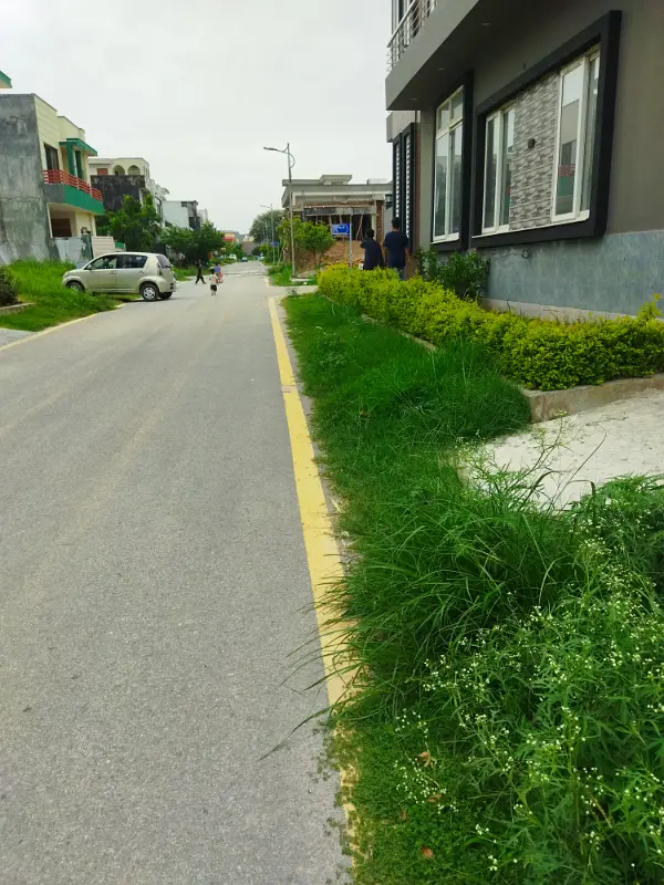14 Marla plot for sale in B Block Multi Garden B-17 investor rate